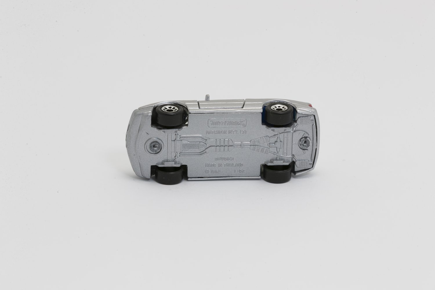 BMW 850i - baseplate